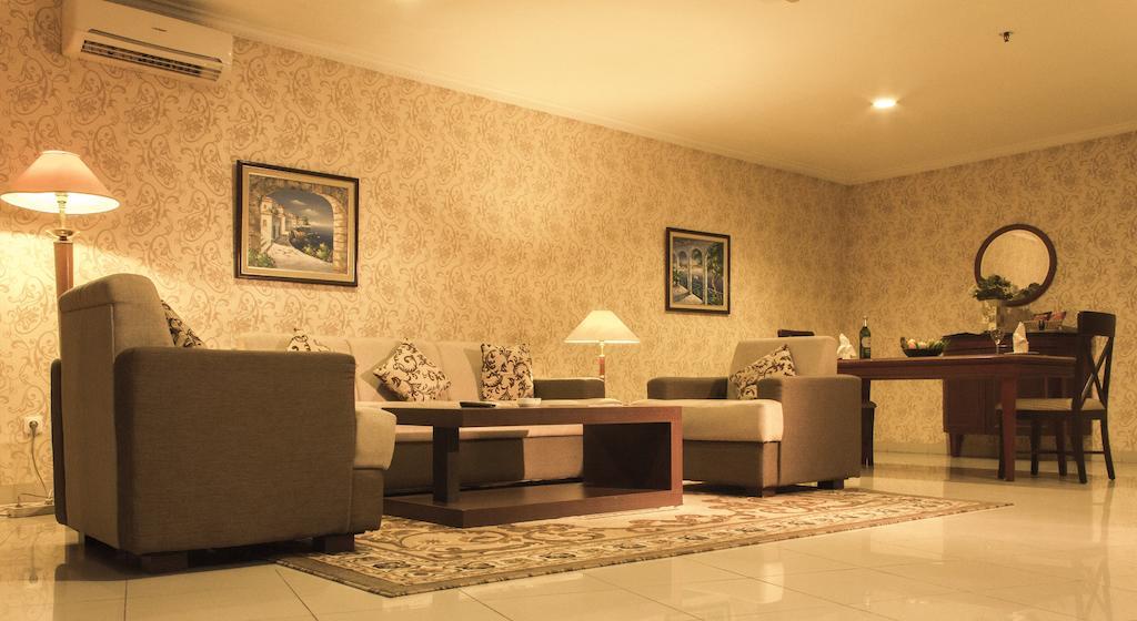 Travellers Suites Serviced Apartments Medan Buitenkant foto