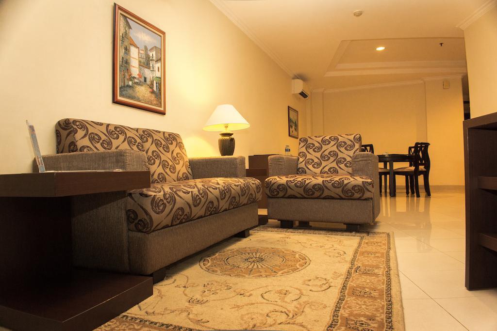 Travellers Suites Serviced Apartments Medan Buitenkant foto